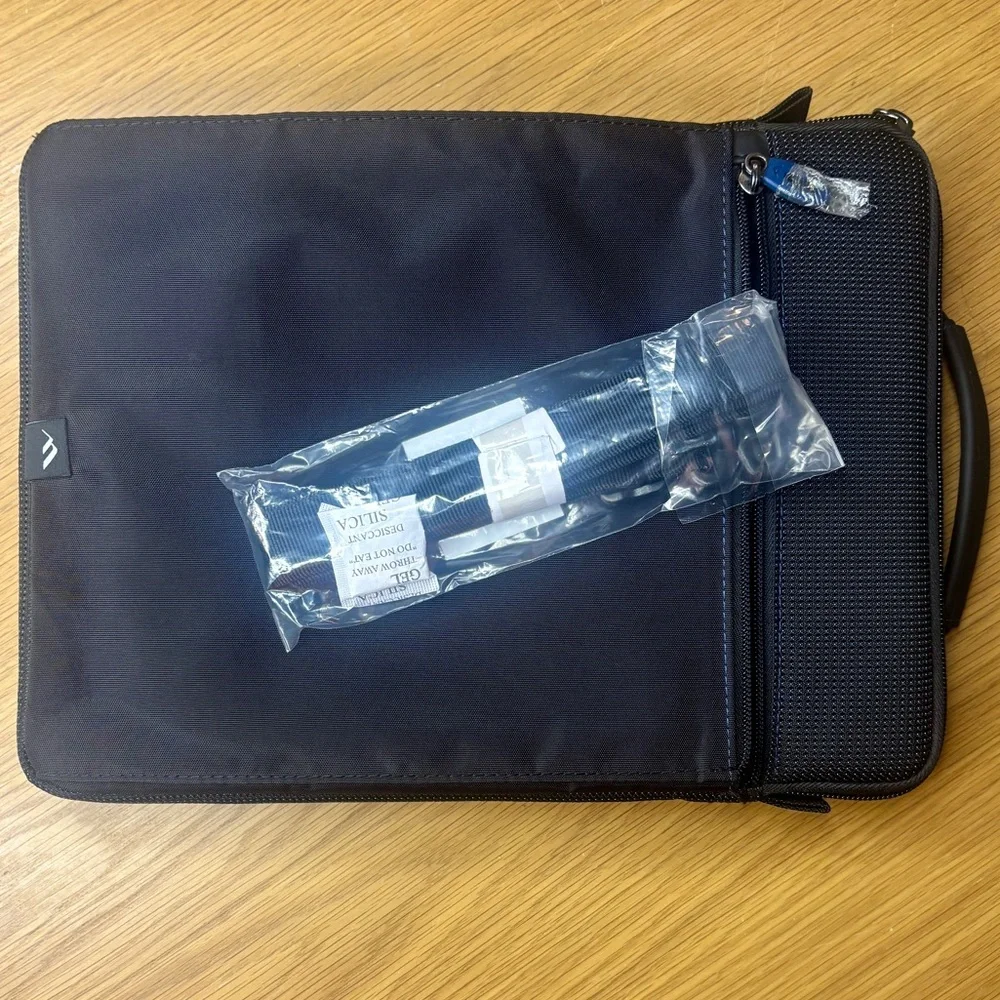 New Brenthaven Tred Vertical Carry Sleeve iPad Chromebook Black Protective Case